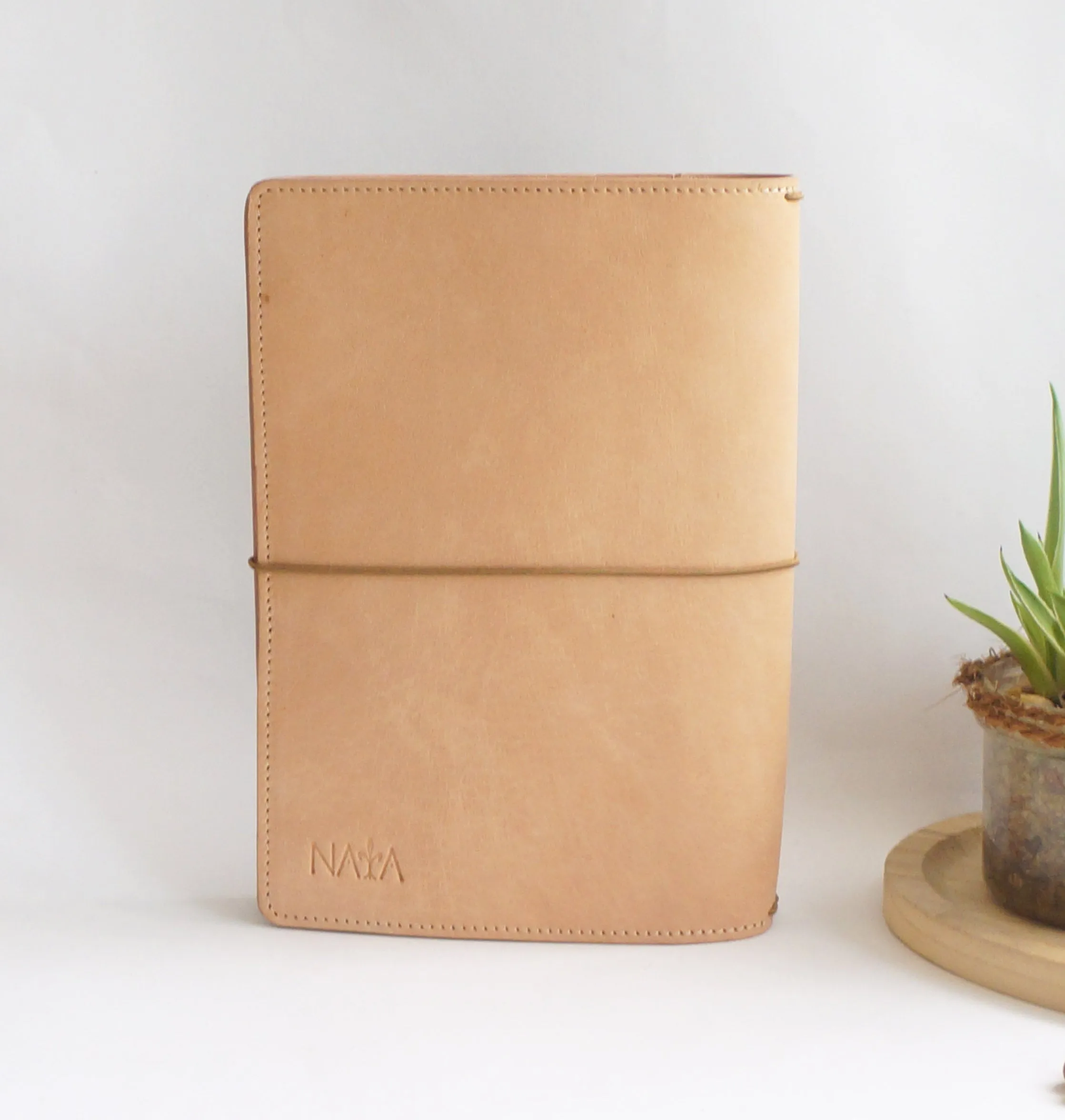 A5 Wide Rustic - Undyed Sheep/Cocoa Creme/Smooth Black