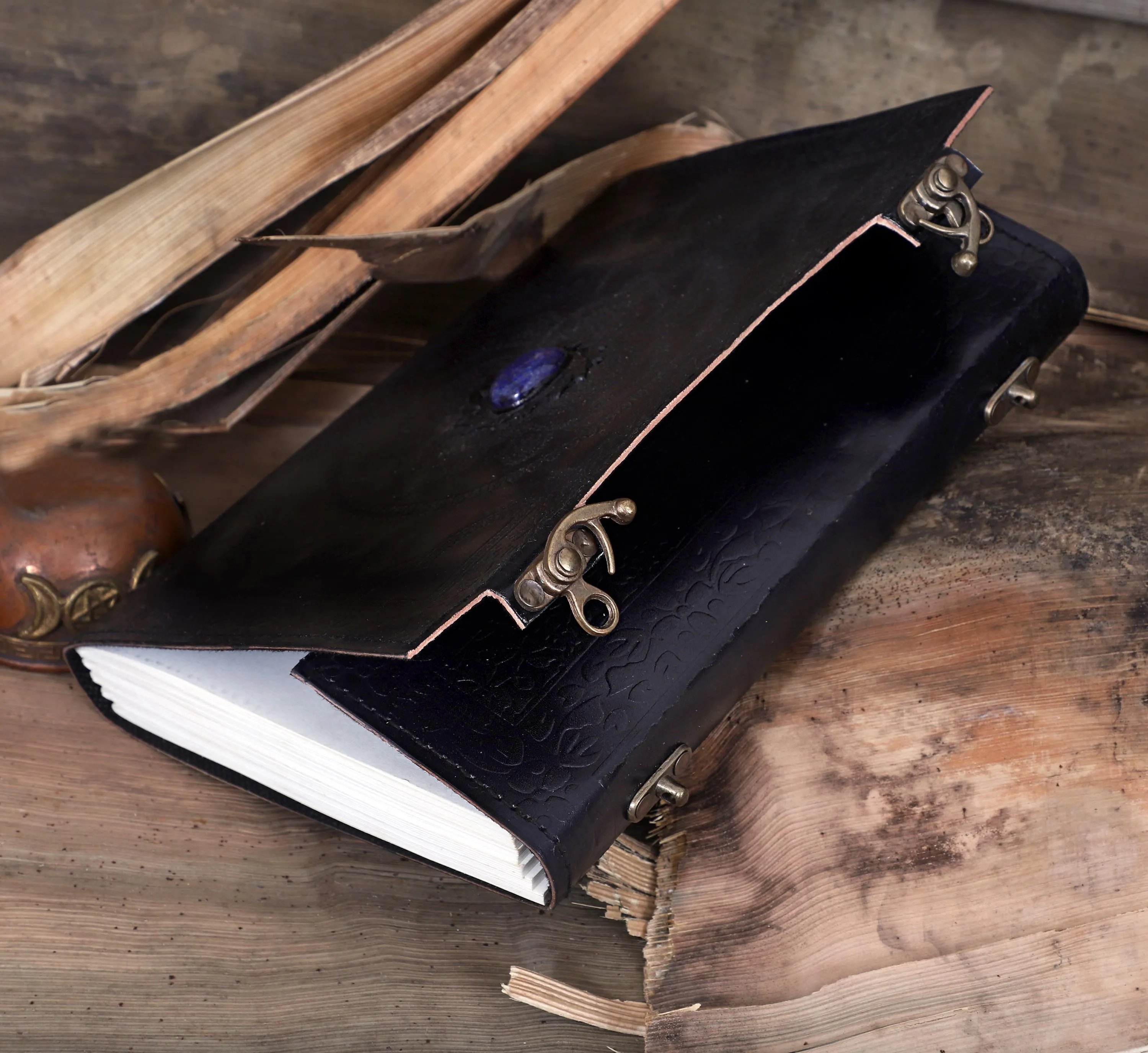 BLACK STONE LEATHER JOURNAL