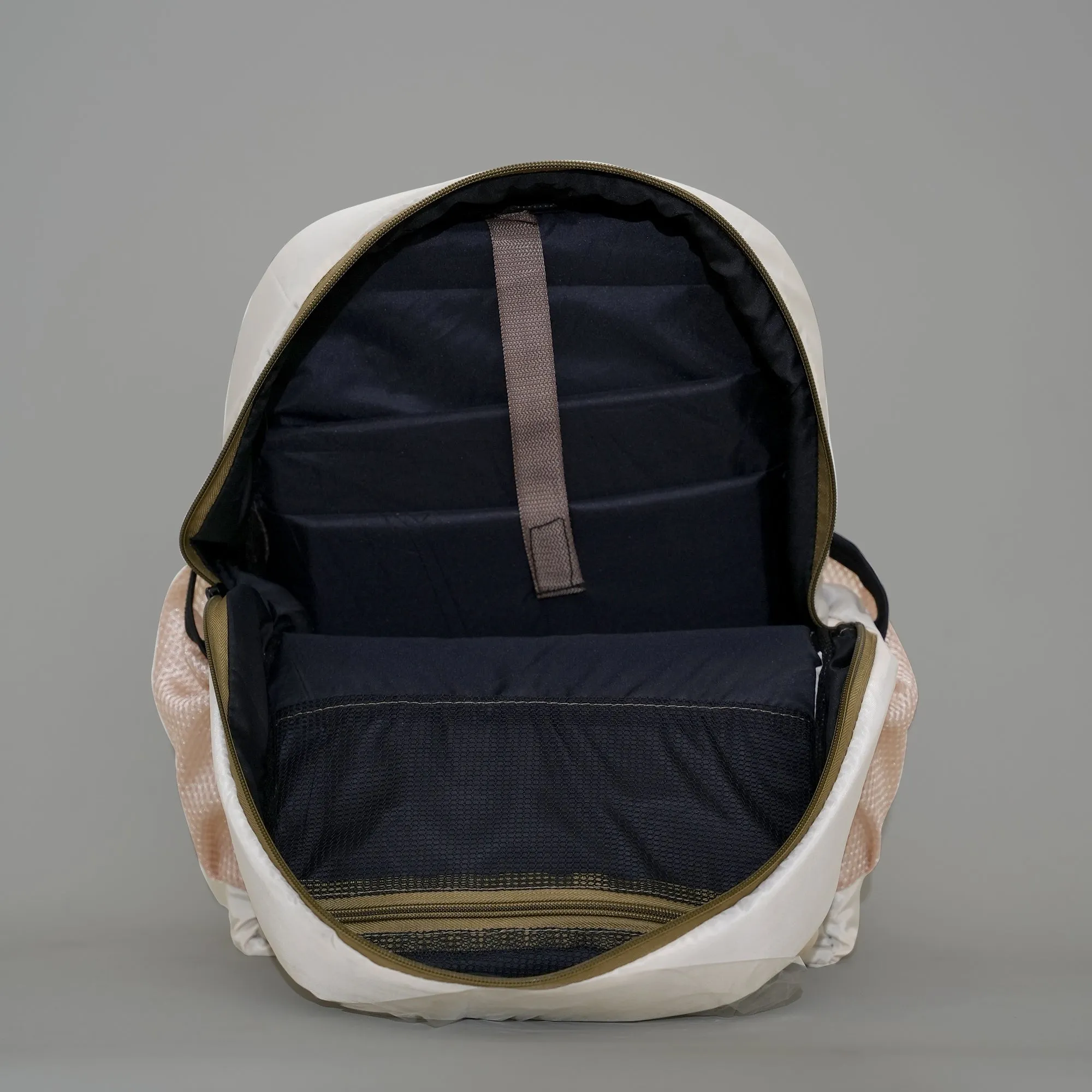 BUY 1 GET 1 ESSENTIALS BAG FREE -- //