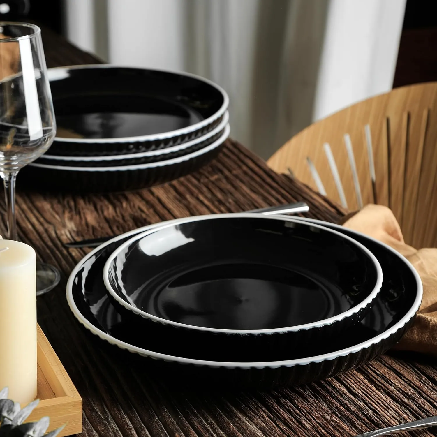 Christian Siriano Lustra Modern 32-Piece Stoneware Dinnerware Set, Plates and Bowls Set, Dinner and Salad Plates, Ramen Bowls, Dishes for 8, Black