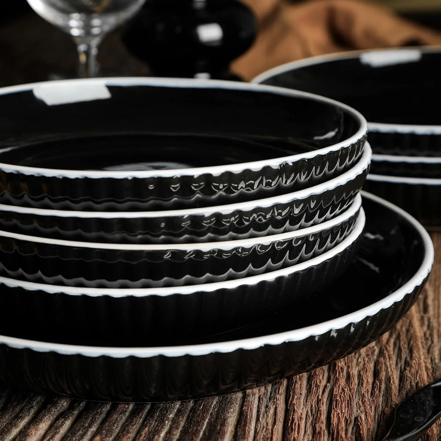 Christian Siriano Lustra Modern 32-Piece Stoneware Dinnerware Set, Plates and Bowls Set, Dinner and Salad Plates, Ramen Bowls, Dishes for 8, Black