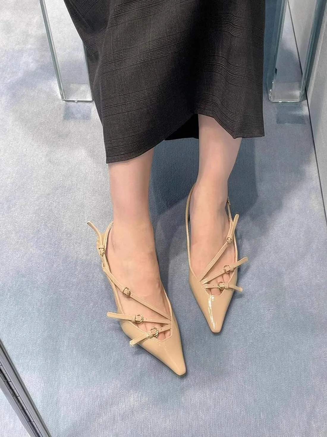 Divanne Slingback Heels for Women, Pointed Toe Kitten Heels Pumps Multi-Buckle Sling Back Shoes Low Heel Sandals Evening Party Wedding Shoes