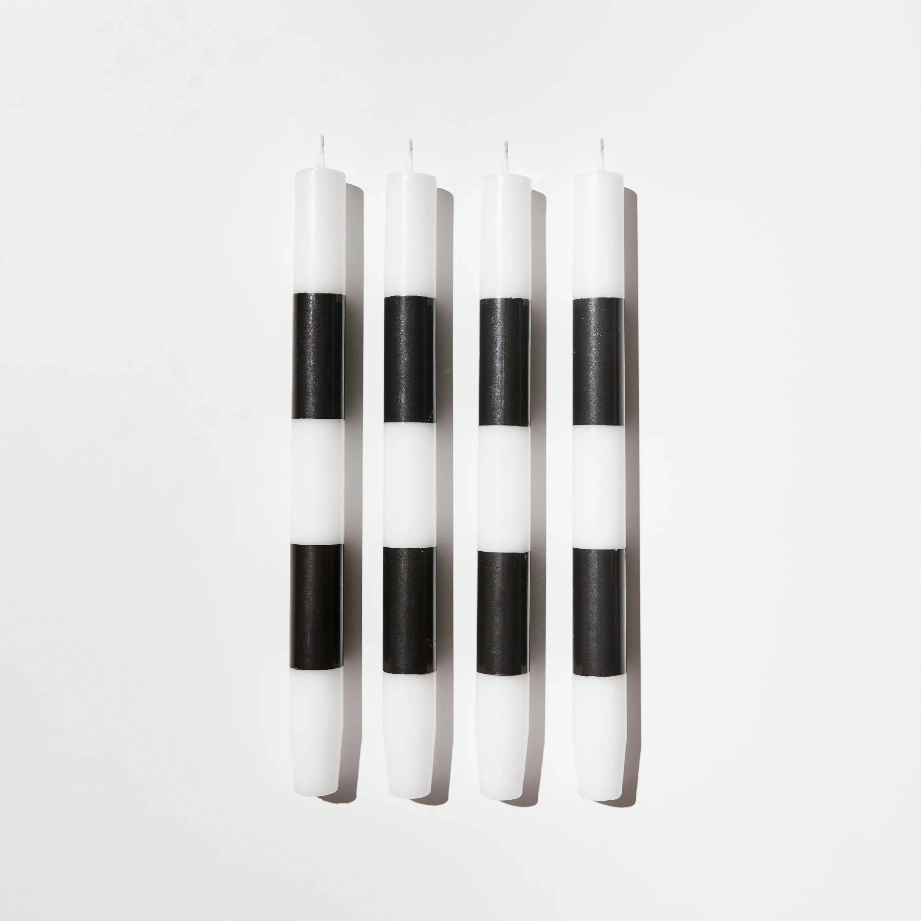 FOUR x STRIPED CANDLES - BLACK   WHITE