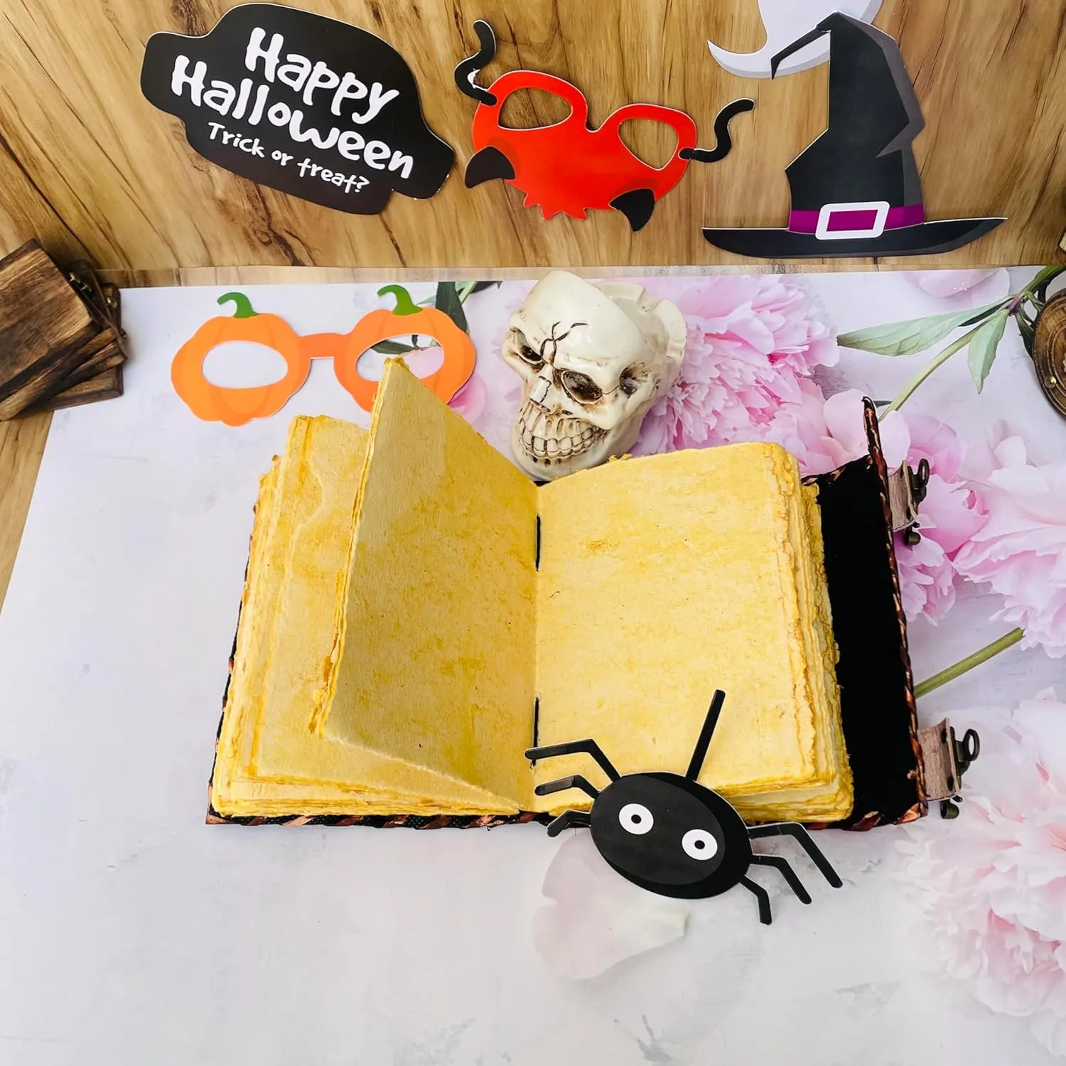 Hocus Pocus Book Of Spells, Grimoire Spell Books With Real Spells, Prop Halloween Decorations Decor, Book Of Shadows Spell Book, Witchy Gifts For Women Spellbook Leather Bound Journal, Grimoire Witch (10x7, hocus pocus design 2)