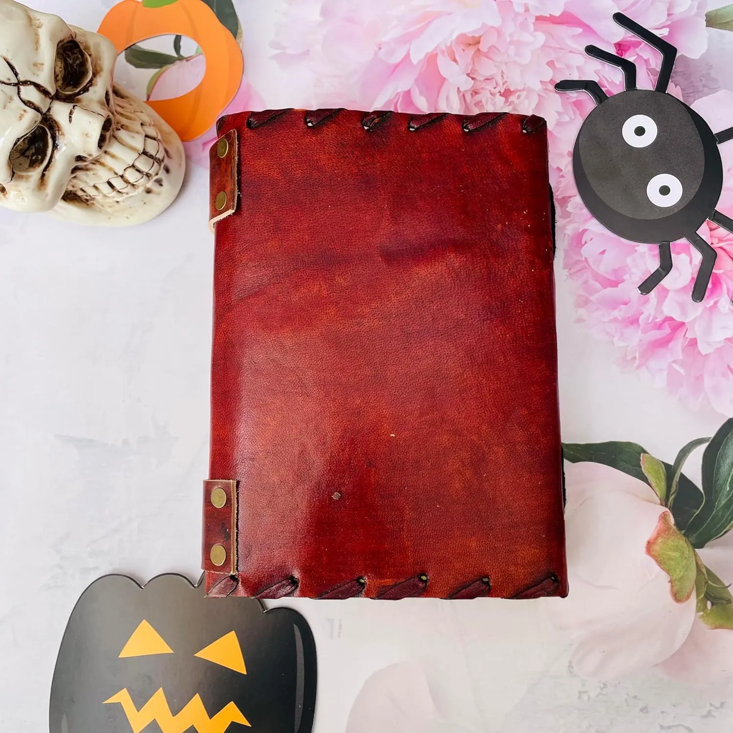 Hocus Pocus Book Of Spells, Grimoire Spell Books With Real Spells, Prop Halloween Decorations Decor, Book Of Shadows Spell Book, Witchy Gifts For Women Spellbook Leather Bound Journal, Grimoire Witch (10x7, hocus pocus design 2)