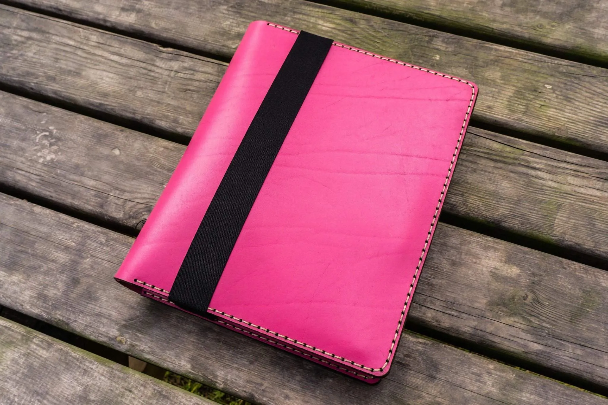 iPad Air/Pro & Extra Large Moleskine Cover - Pink