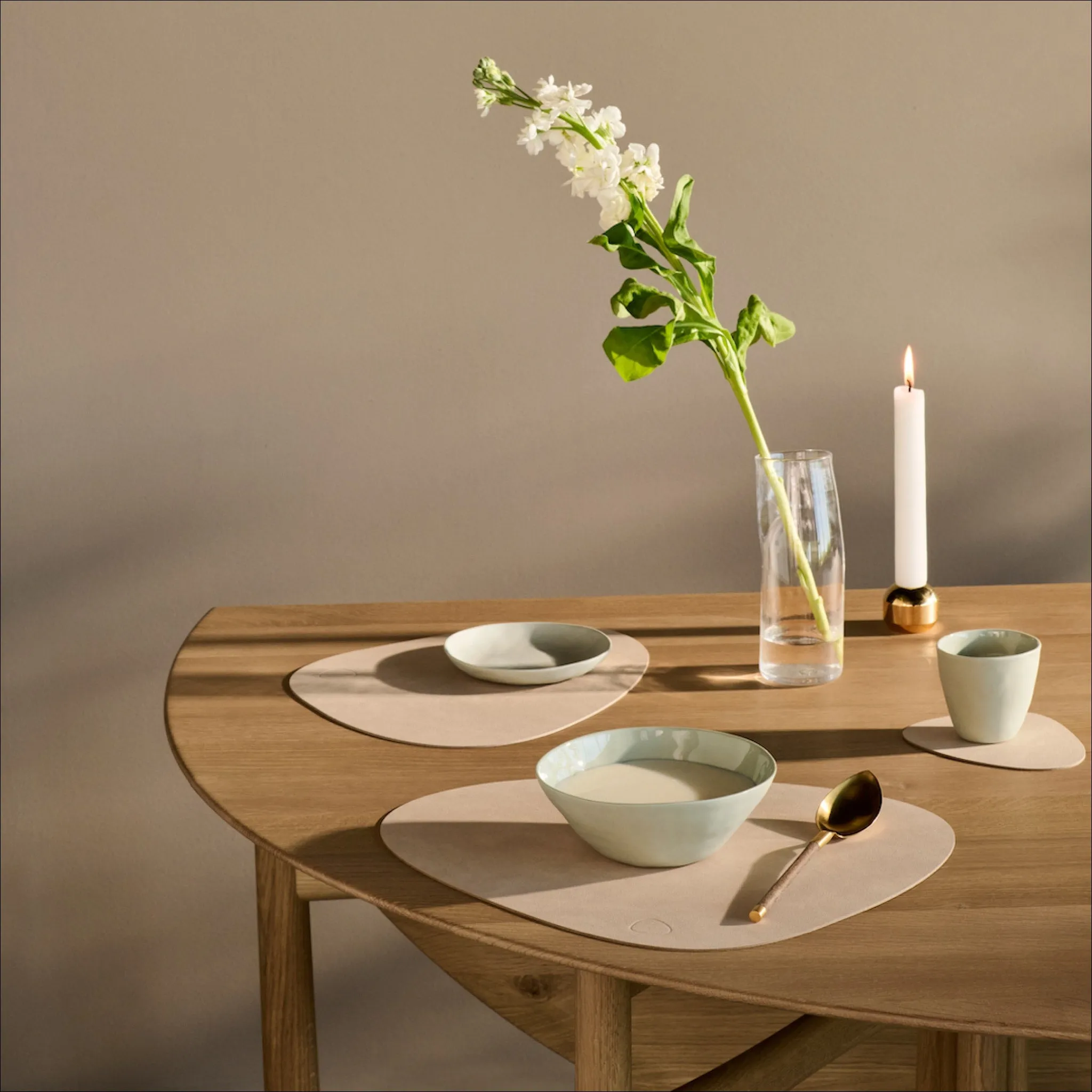 LIND DNA Nupo Curve Table Placemat L, Sand