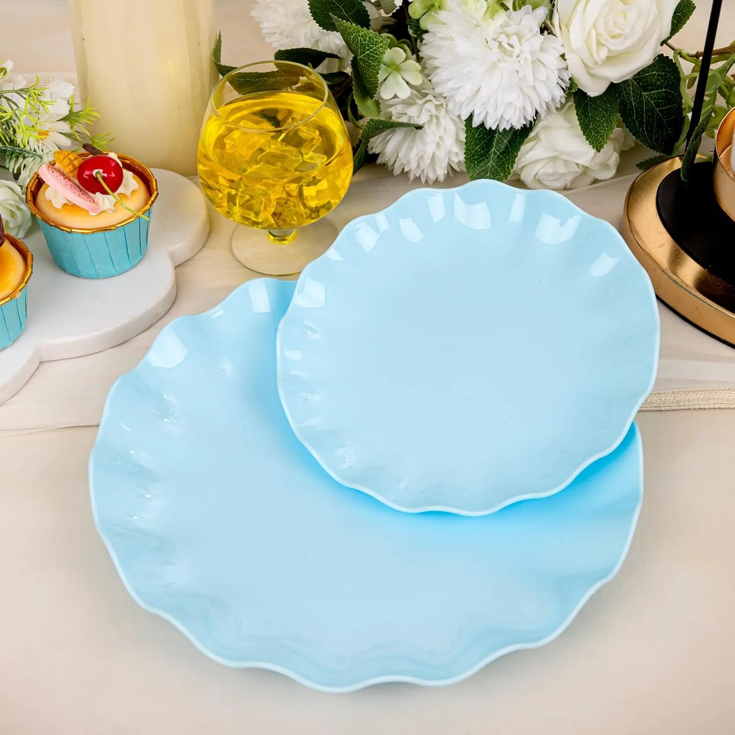 LIYH 24 Pcs Blue Plastic Plates Reusable - Unbreakable Light Baby Blue Scalloped Plates, Dishwasher Safe Camping Plate for Parties, Birthday, Picnics, BPA Free (12Guests)