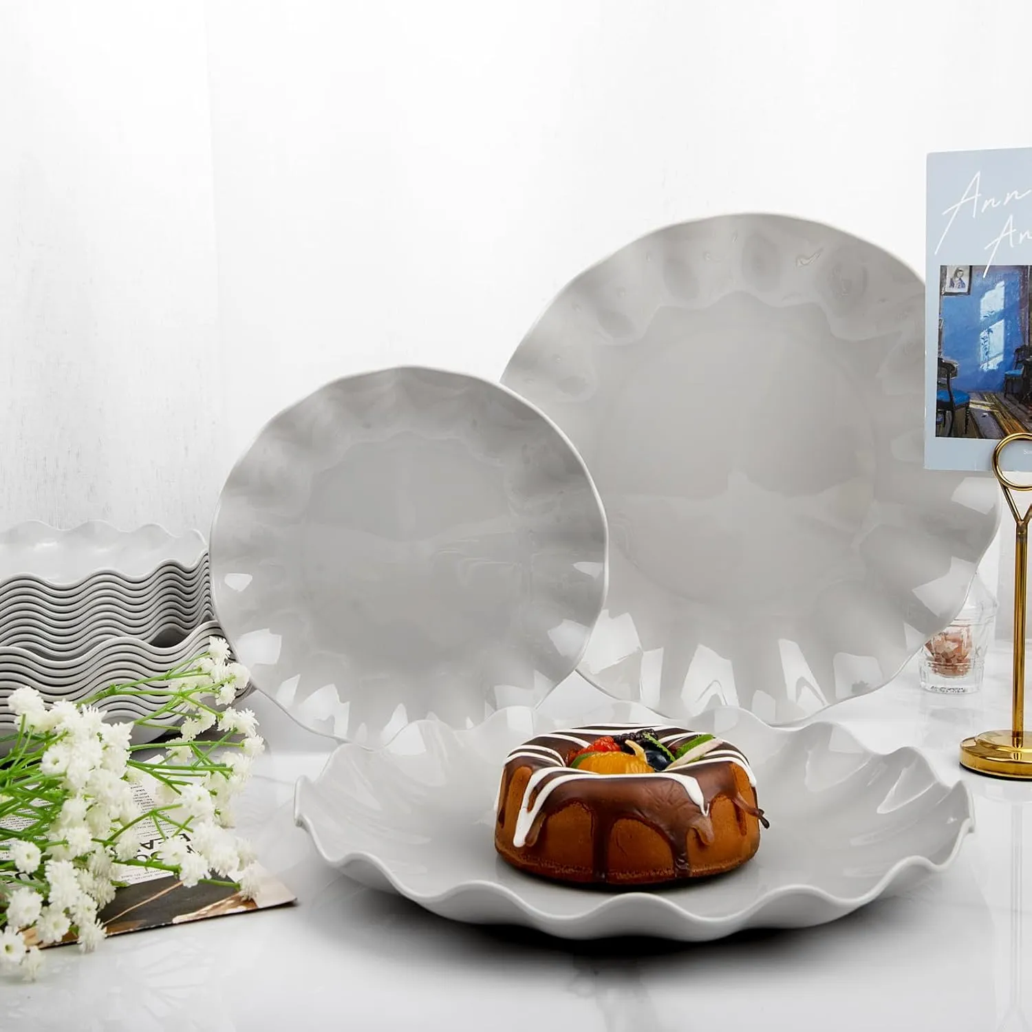 LIYH 24 Pcs Plastic Grey Scalloped Plates Reusable, Unbreakable Dinner Plate and Salad Plate, Dishwasher Safe Outside Plates for Parties, Picnics 12 Guests