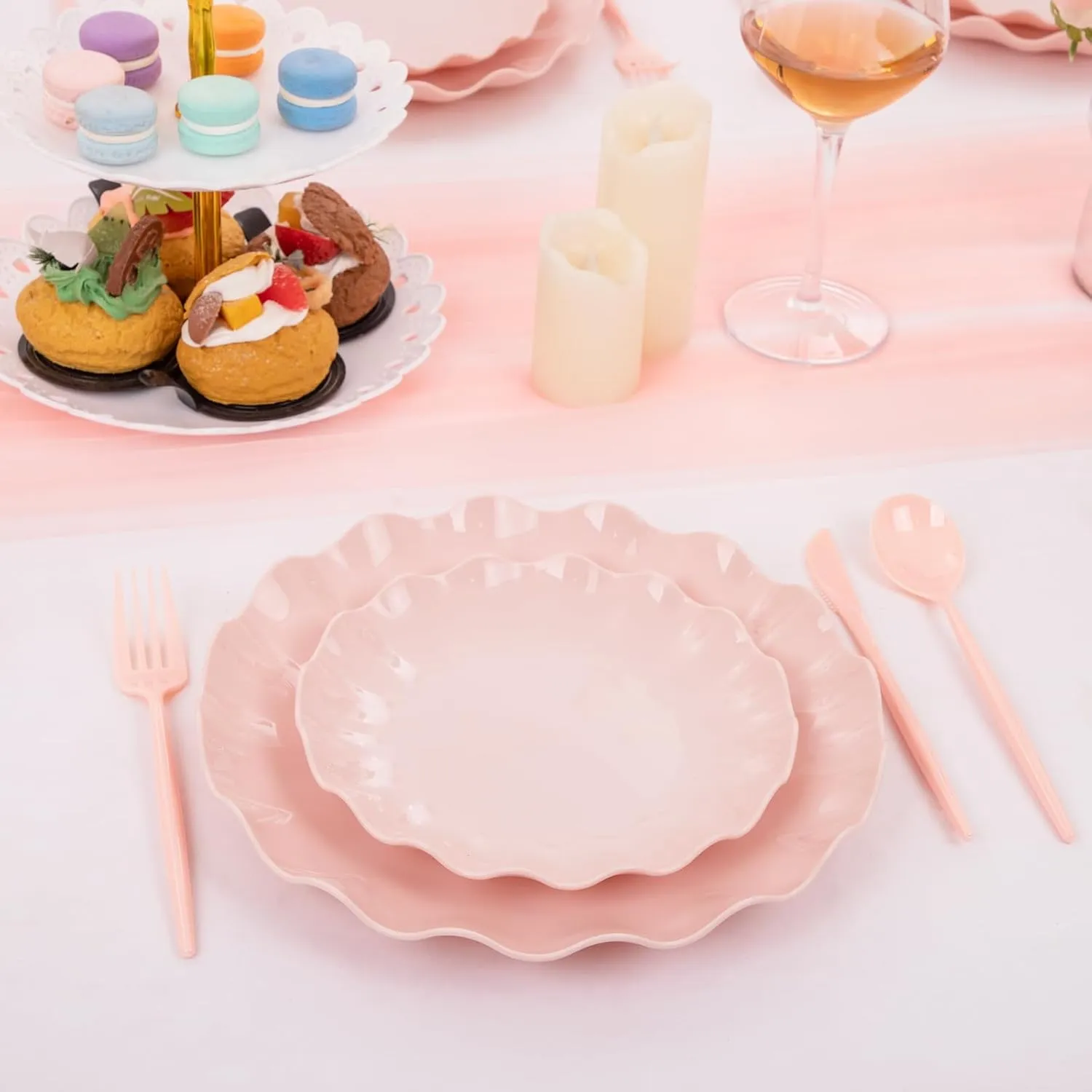 LIYH 24pcs Pink Plates Reusable,Pink Plastic Plate Durable and Dishwasher Safe,Baby Shower Plate, Light Weight Daisy Plastic Mothers Day Plates for Wedding Party Birthday