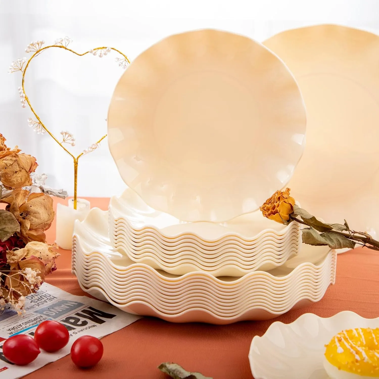LIYH 24pcs Plastic Plates Reusable,Unbreakable Dinner Plates, Scalloped Plastic Plates, Dishwasher Safe,Ivory Plate Sets Perfect for Parties, Birthday, Picnics, BPA Free(12Guests)