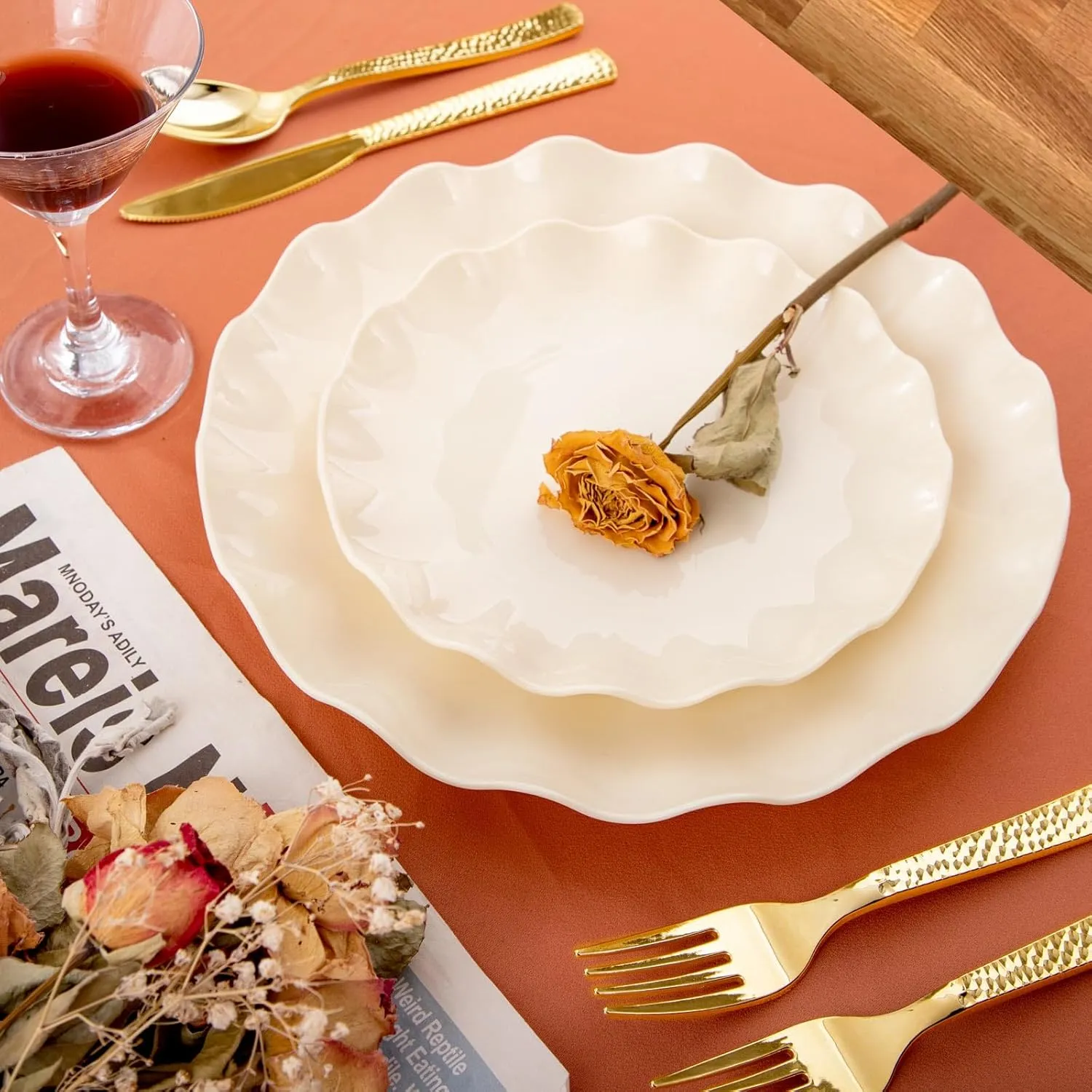 LIYH 24pcs Plastic Plates Reusable,Unbreakable Dinner Plates, Scalloped Plastic Plates, Dishwasher Safe,Ivory Plate Sets Perfect for Parties, Birthday, Picnics, BPA Free(12Guests)