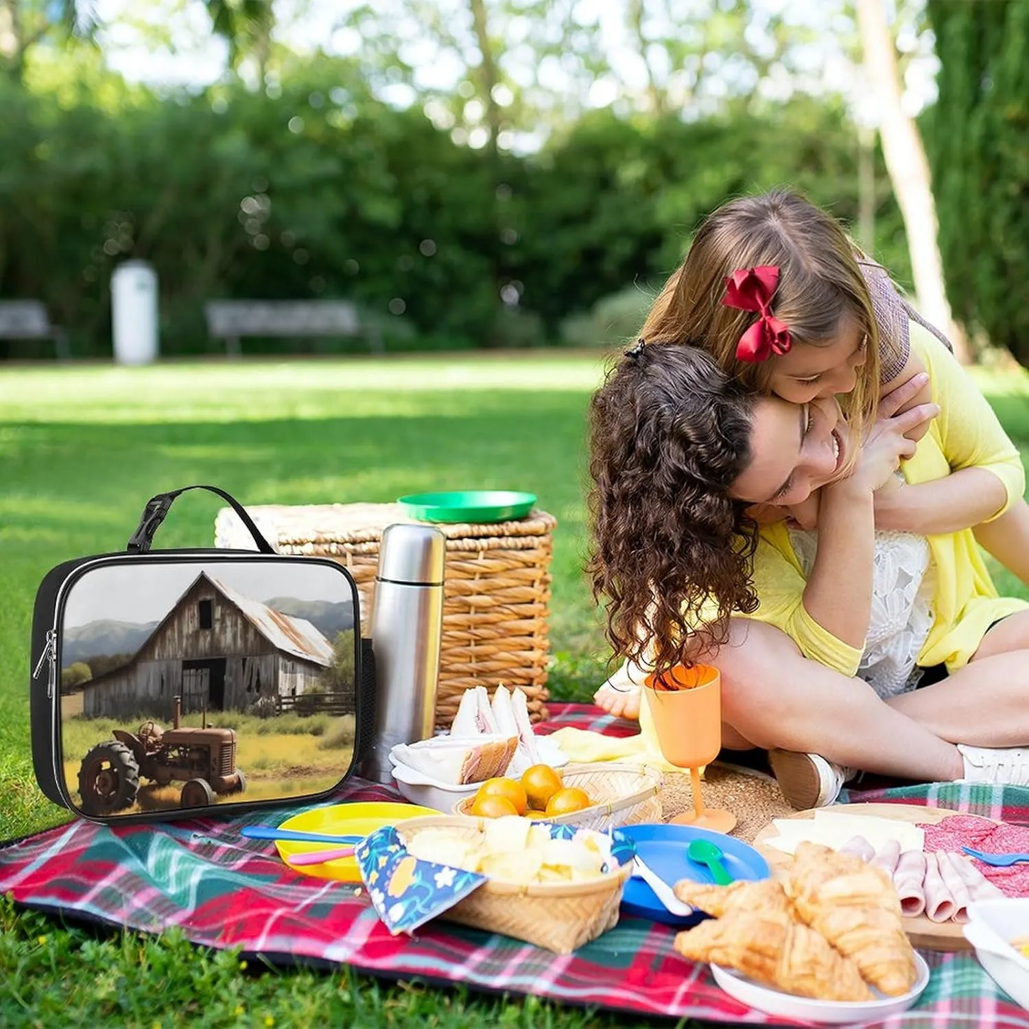 Lunch Bag for Women Men Lunch Box Reusable Old Wooden Barn Tractor Lunch Tote Bag Leakproof Lunch Cooler Bag for Work