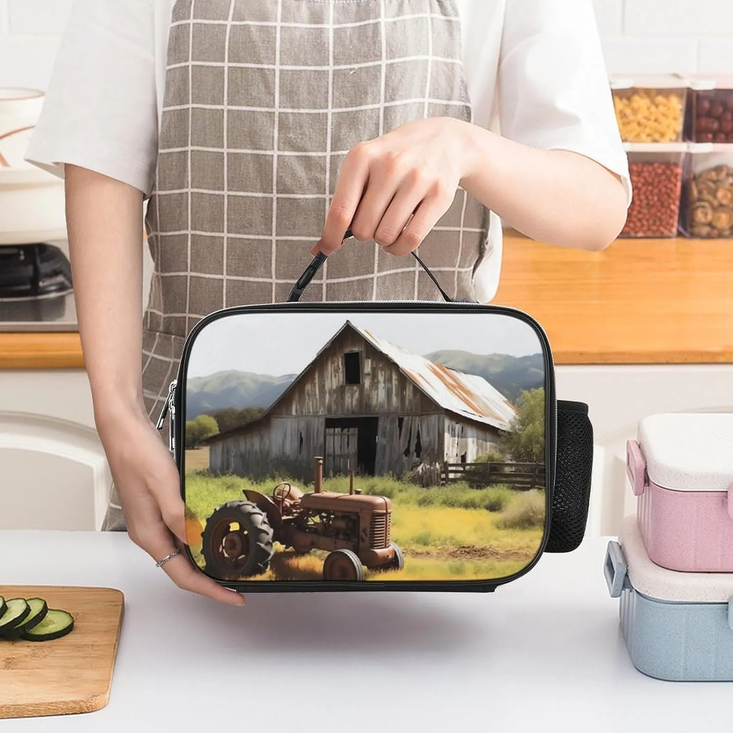 Lunch Bag for Women Men Lunch Box Reusable Old Wooden Barn Tractor Lunch Tote Bag Leakproof Lunch Cooler Bag for Work
