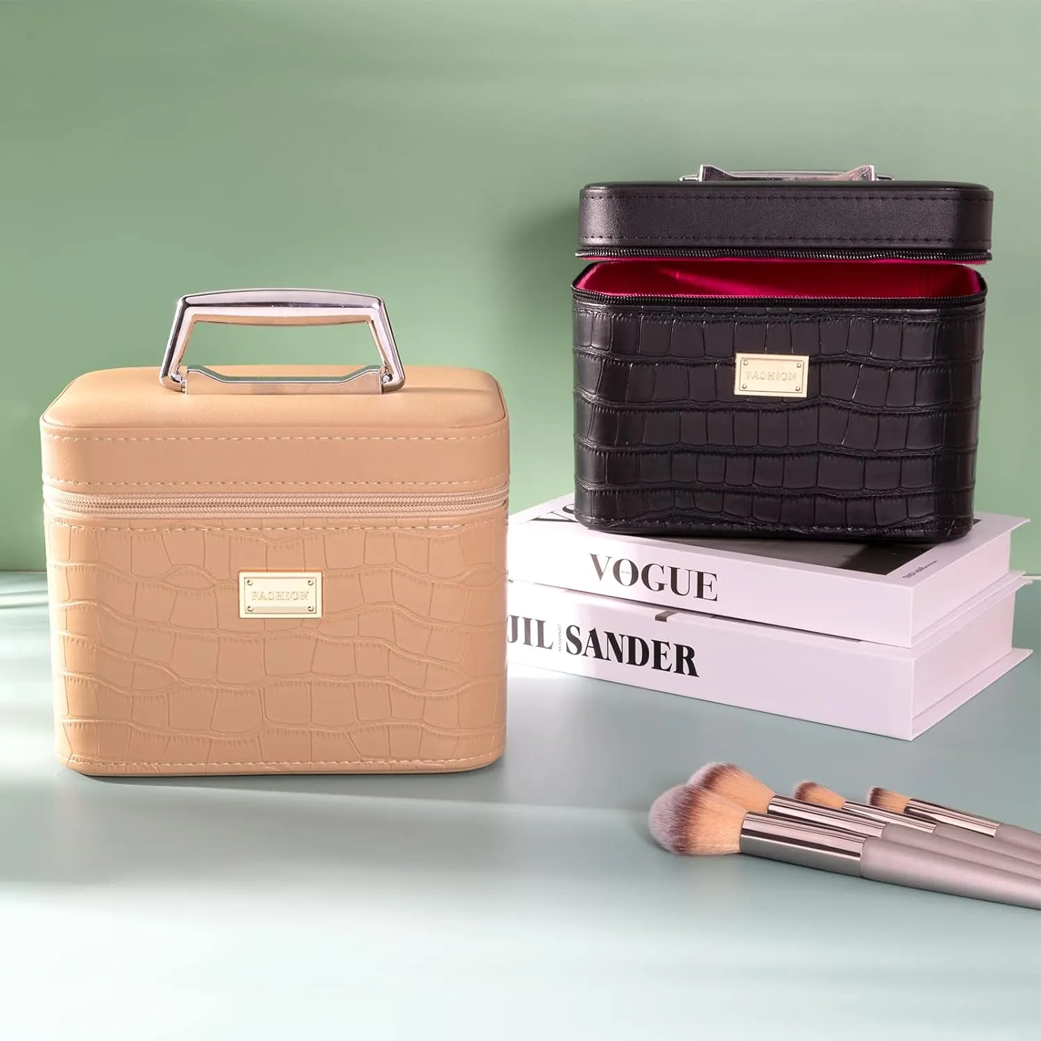 Makeup box,Black makeup storage box,Train case makeup box,Professional train case make up box for women adults.