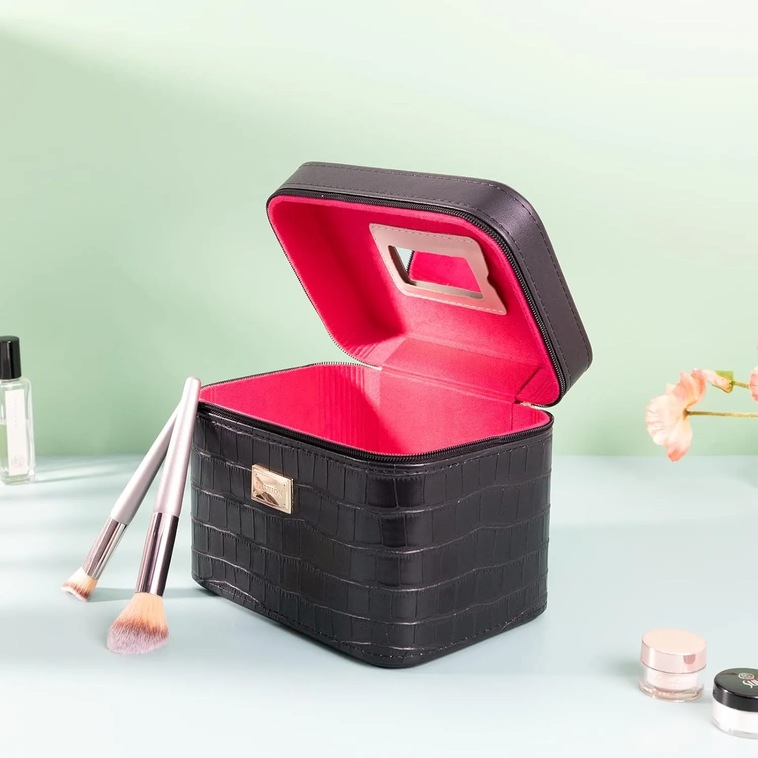 Makeup box,Black makeup storage box,Train case makeup box,Professional train case make up box for women adults.