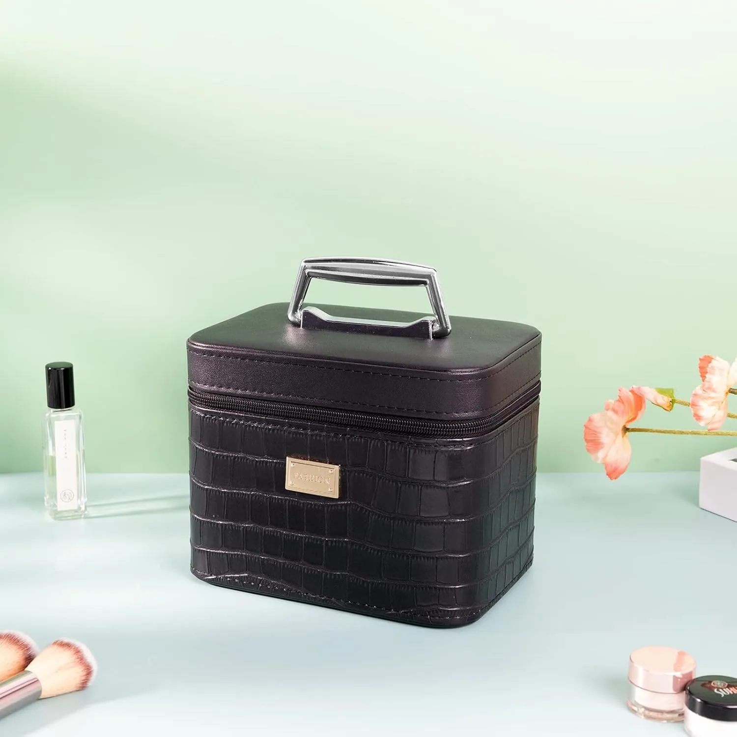 Makeup box,Black makeup storage box,Train case makeup box,Professional train case make up box for women adults.
