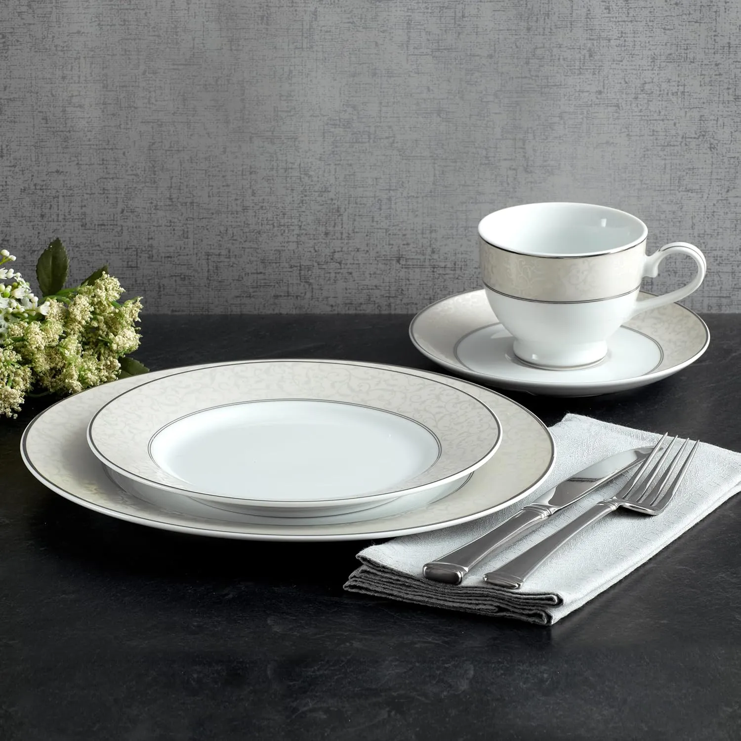 Mikasa Parchment Dinnerware Set, 40 piece set, Service for 8