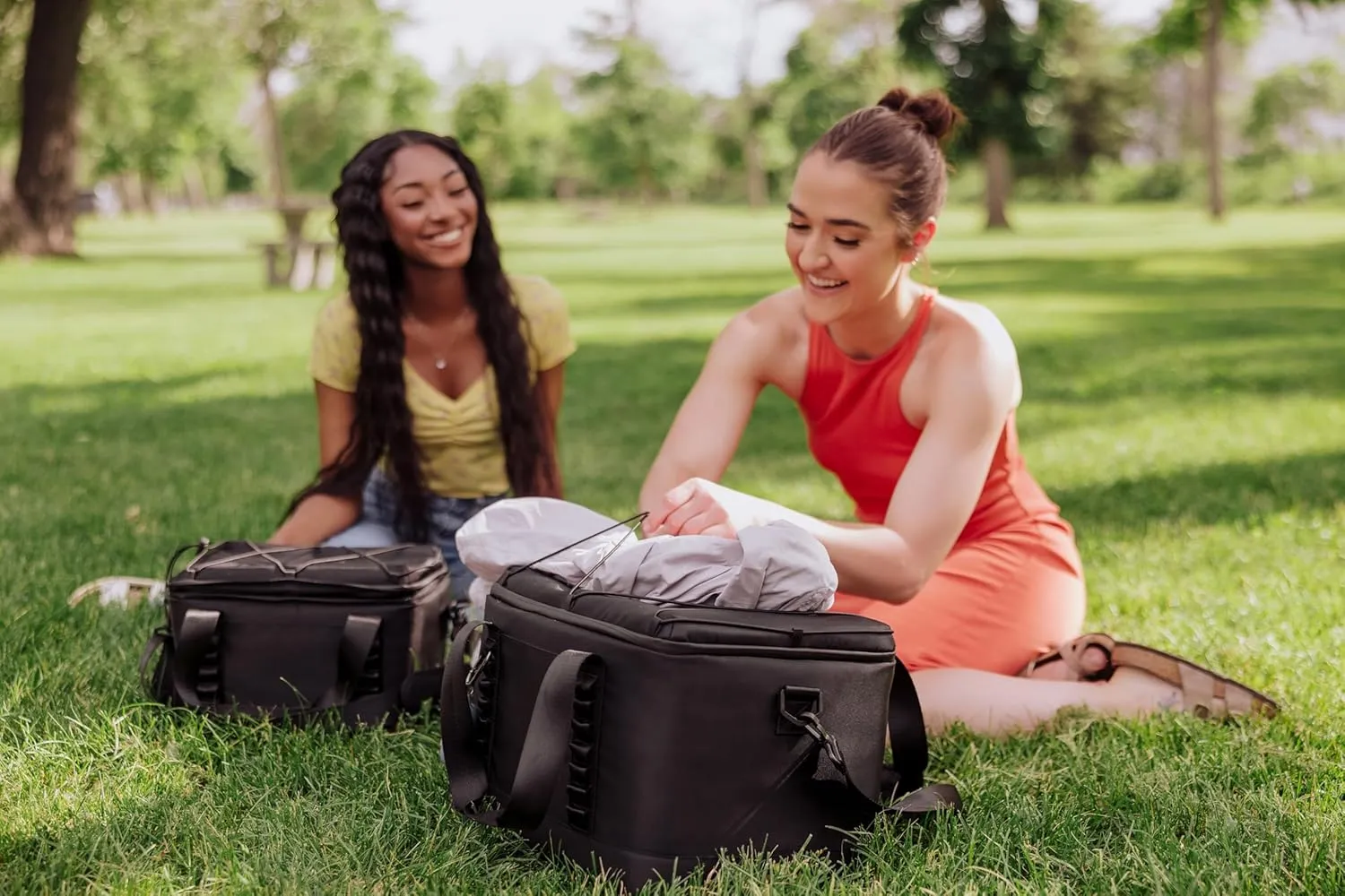 PICNIC TIME NFL Arizona Cardinals Tarana Superthick Cooler Bag, 24 Can Insulated Soft Cooler, Made with Recycled Materials, Camping Cooler, Picnic Cooler, (Black)