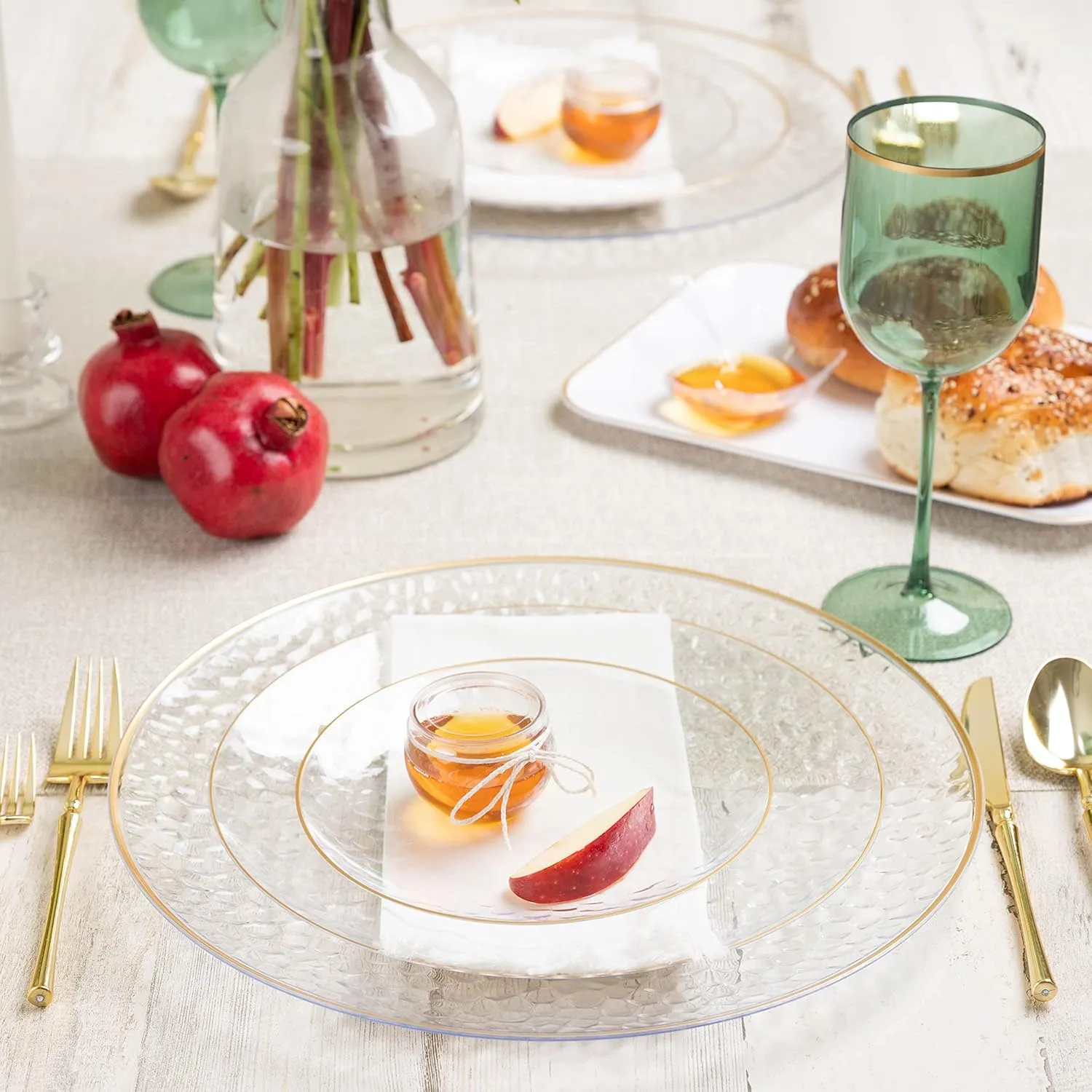 PLASTICPRO 30 Pack Hammered Plastic Plates Heavyweight Disposable Plastic Plates Elegant Clear Hammered Rim Platsic Party Dishes (Hamered Clear With Gold Rim, 7'' INCH PLATES)