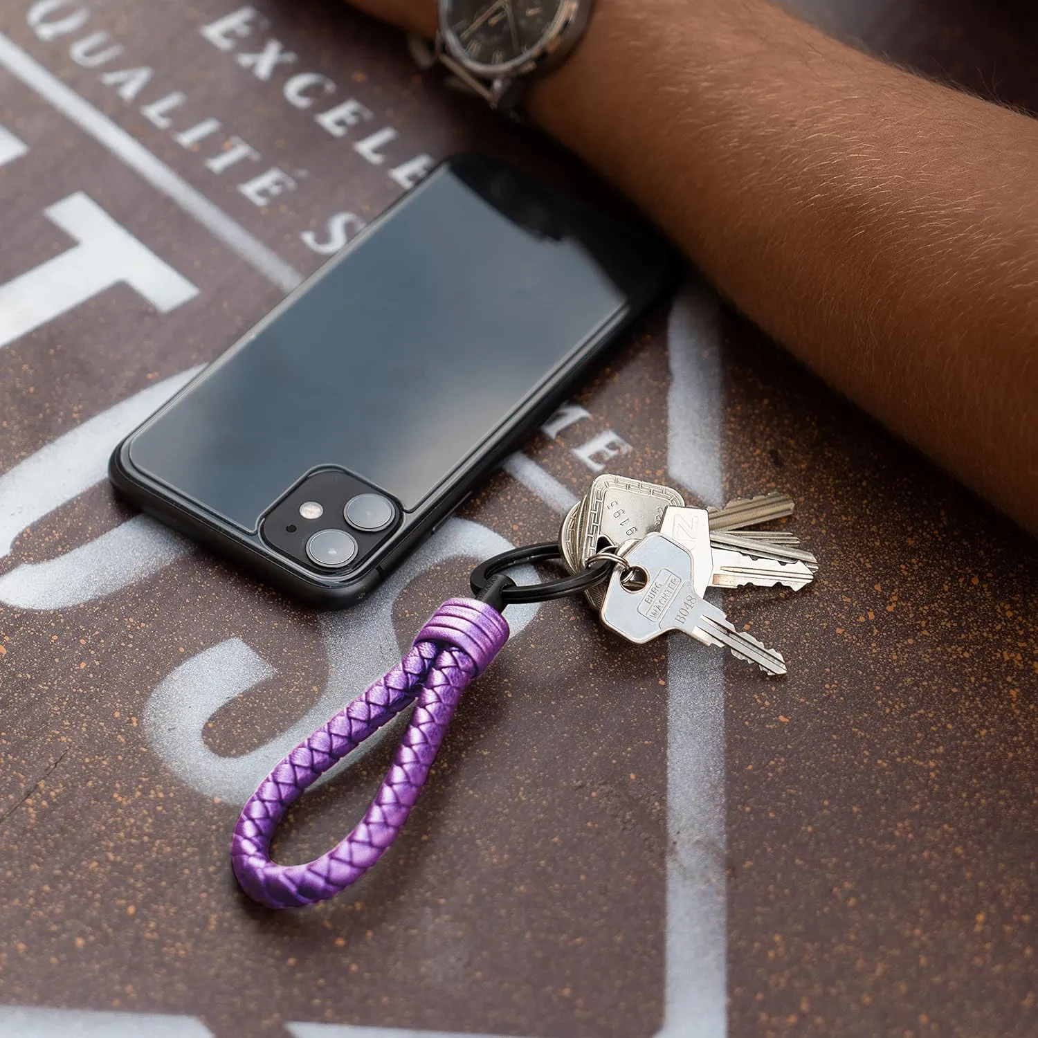 SERASAR | Leather Keychain [Strong] with Stainless Steel Key Ring - Additional Rings for Small Keys - With Gift Box