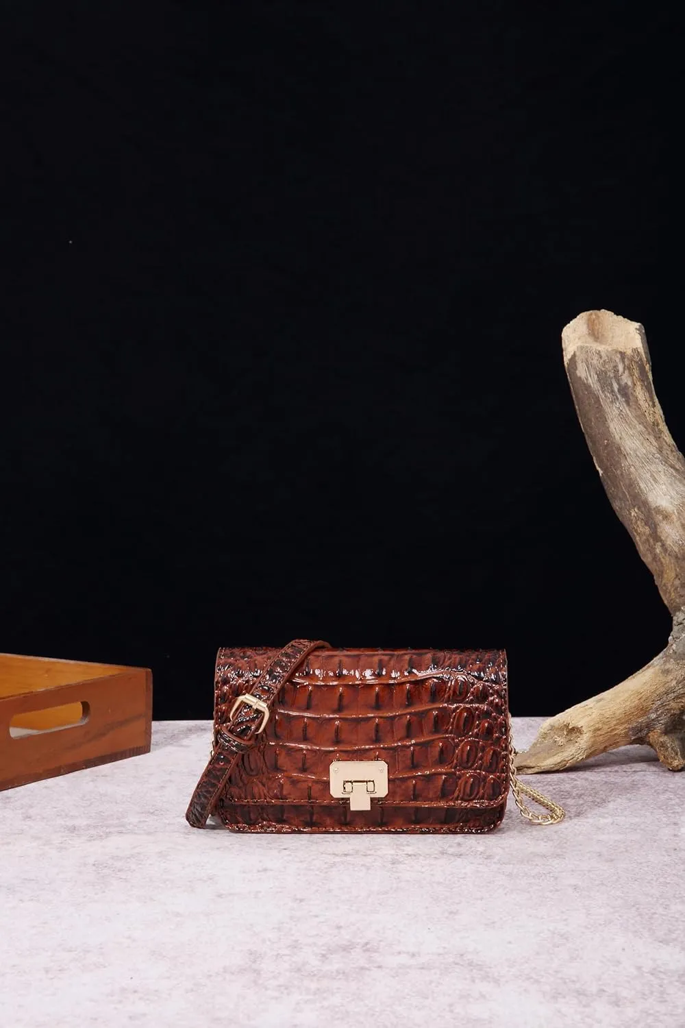 Small Crocodile Crossbody Cell Phone Purse for women Vegan Leather Clutch Wallet with Leather Shoulder Strap