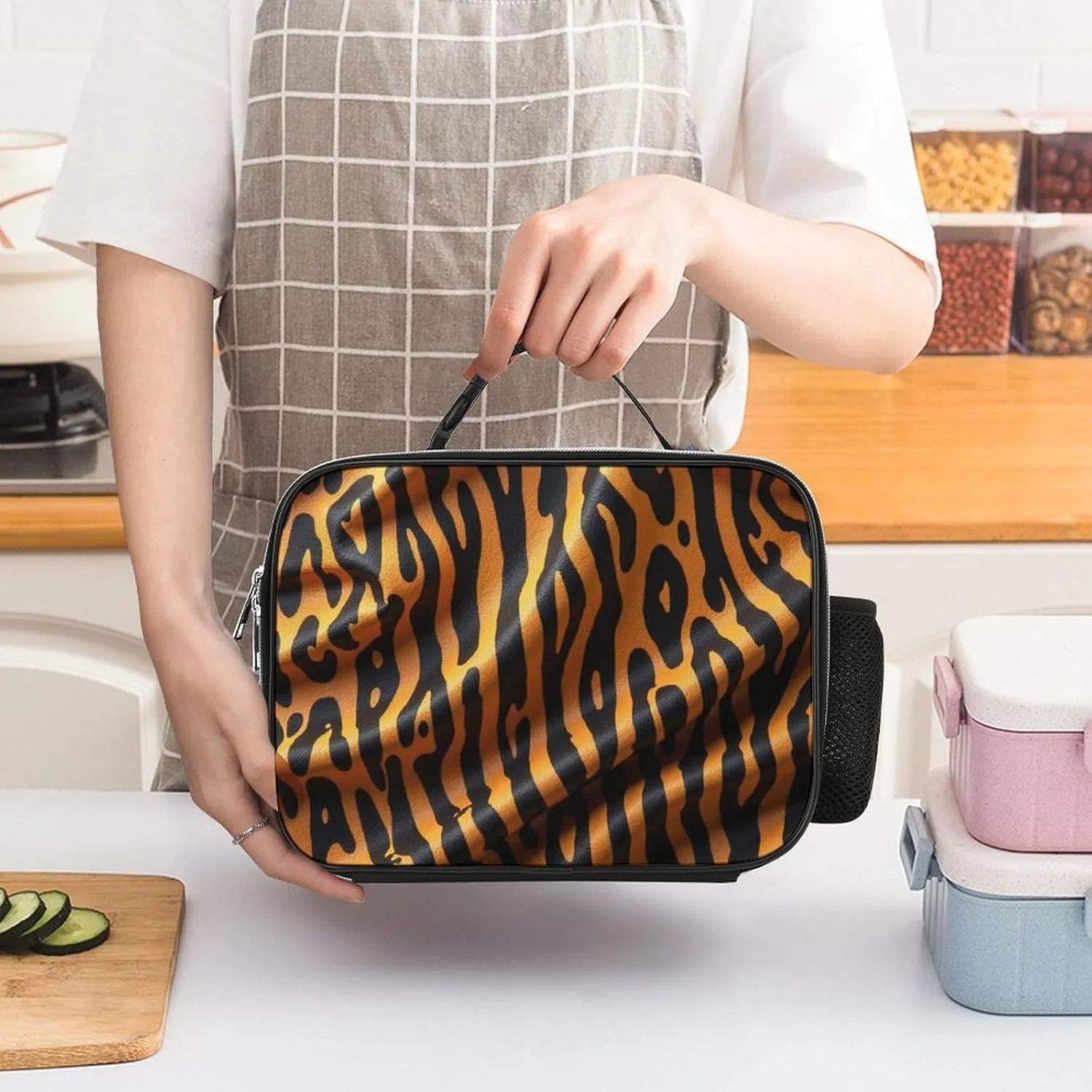 SWEET TANG PU Leather Lunch Bag with Soft Liner - Thermal Reusable Tote Compatible with 3D Realistic Cheetah Leopard Print for Picnic, Hiking, and Outdoor Activities