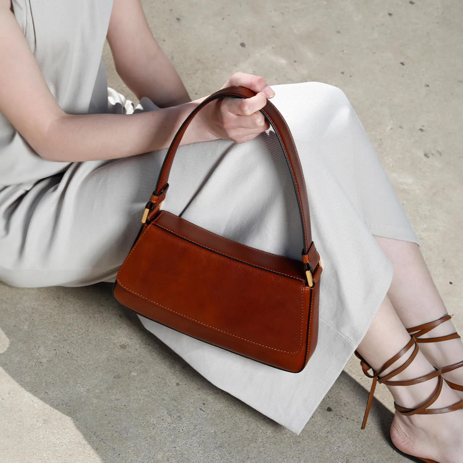 Time Resistance Leather Handbag - Full-Grain Leather Purse for Women - Shoulder Bag Made in Italy