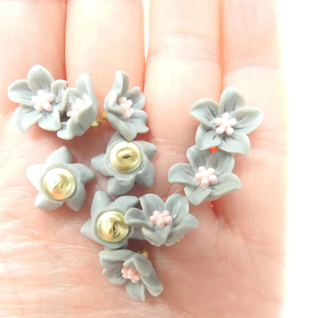 Tiny flower buttons