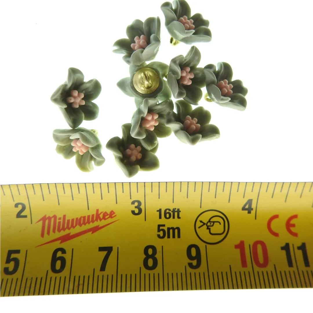 Tiny flower buttons