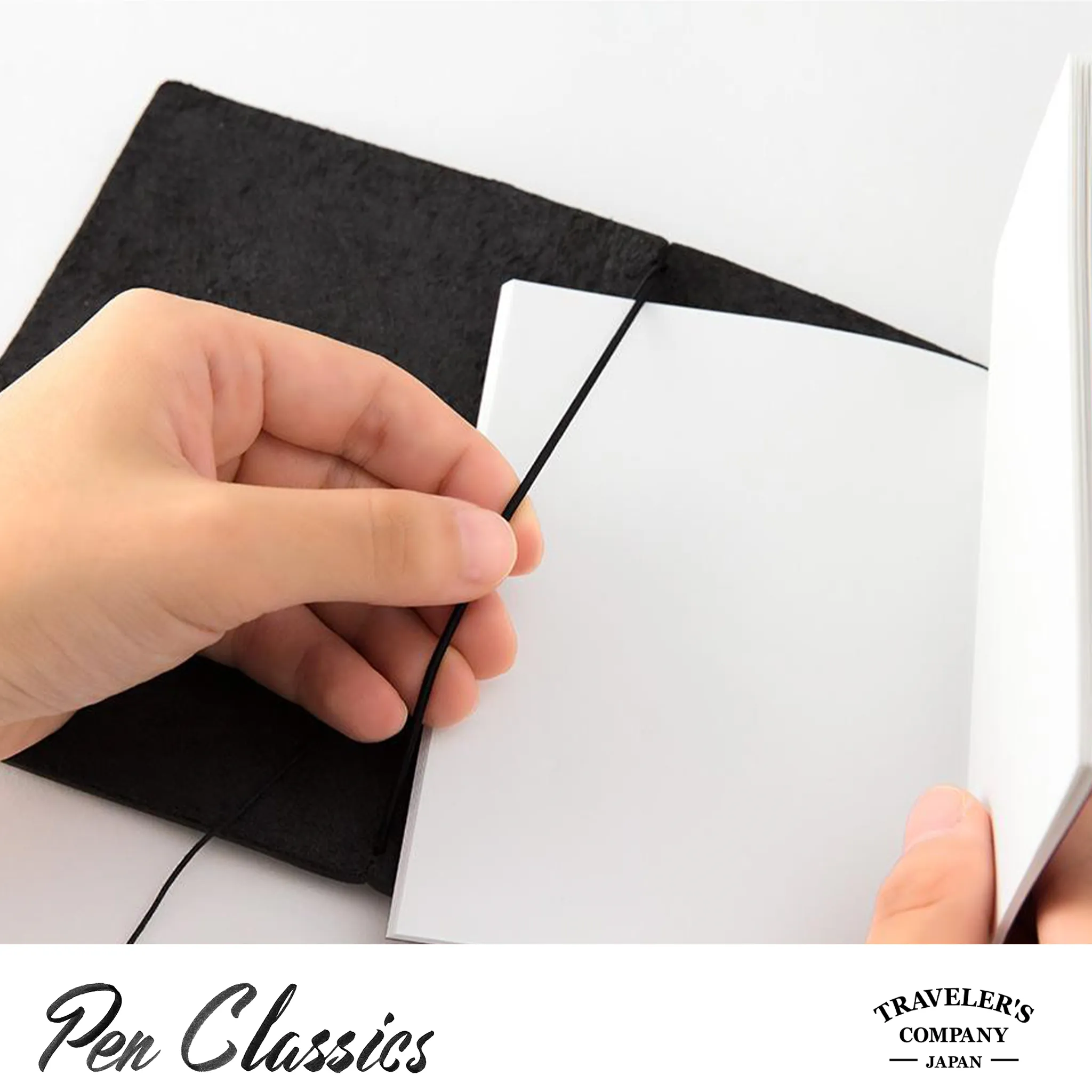 Traveler's Notebook Passport - Black