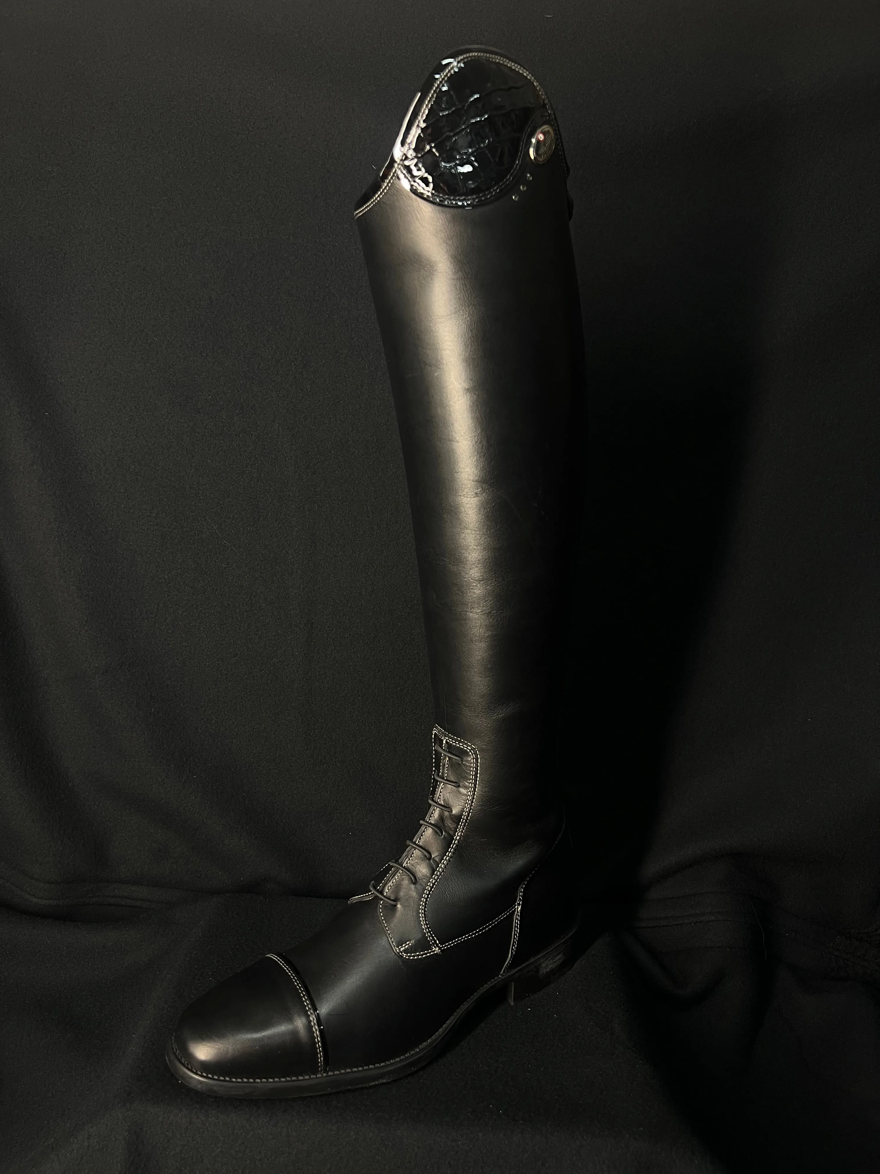 Tricolore Salentino 02 Smooth Black w/ 3 Crystals - In Stock