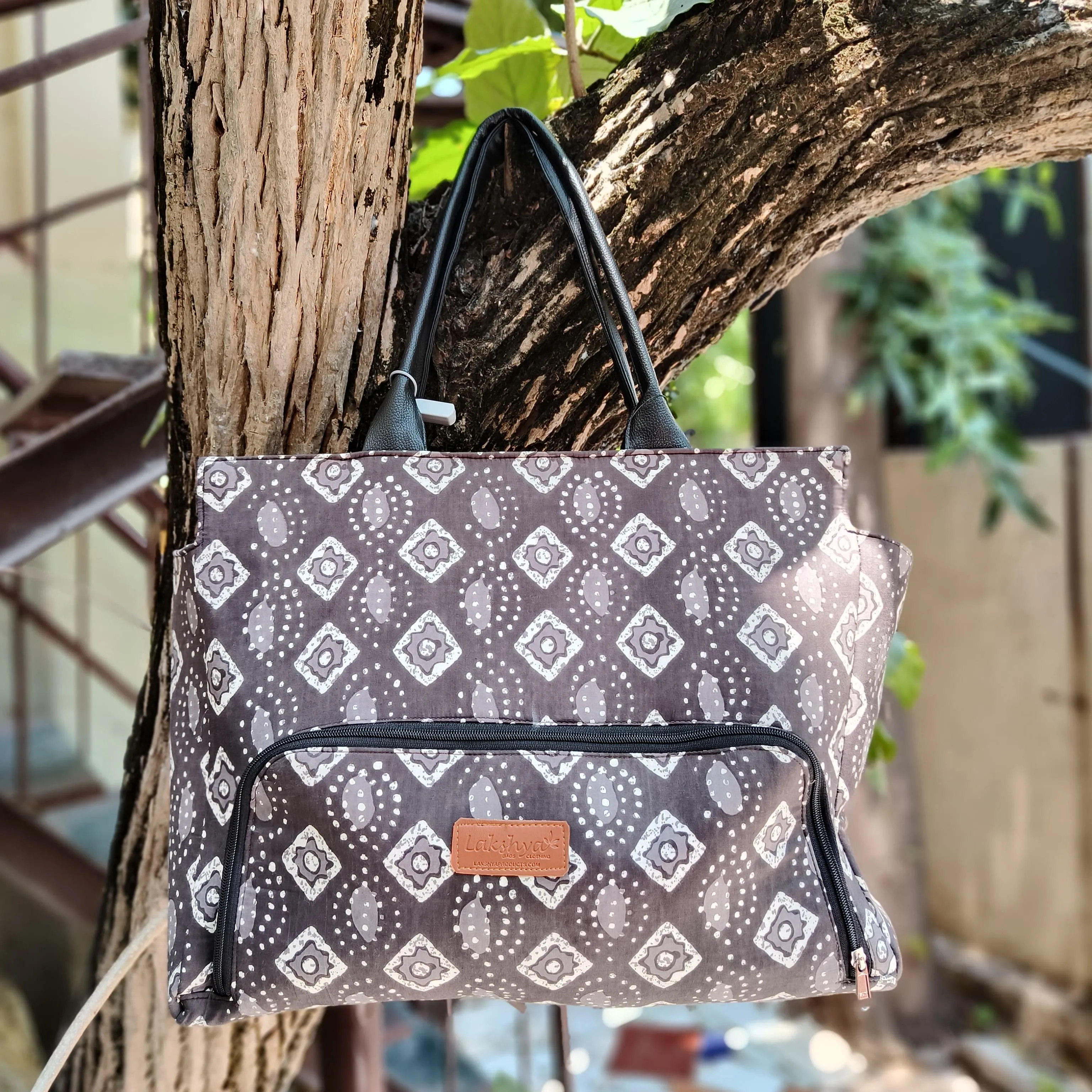 Versatile partition tote Grey Colour with Small Flower Design.