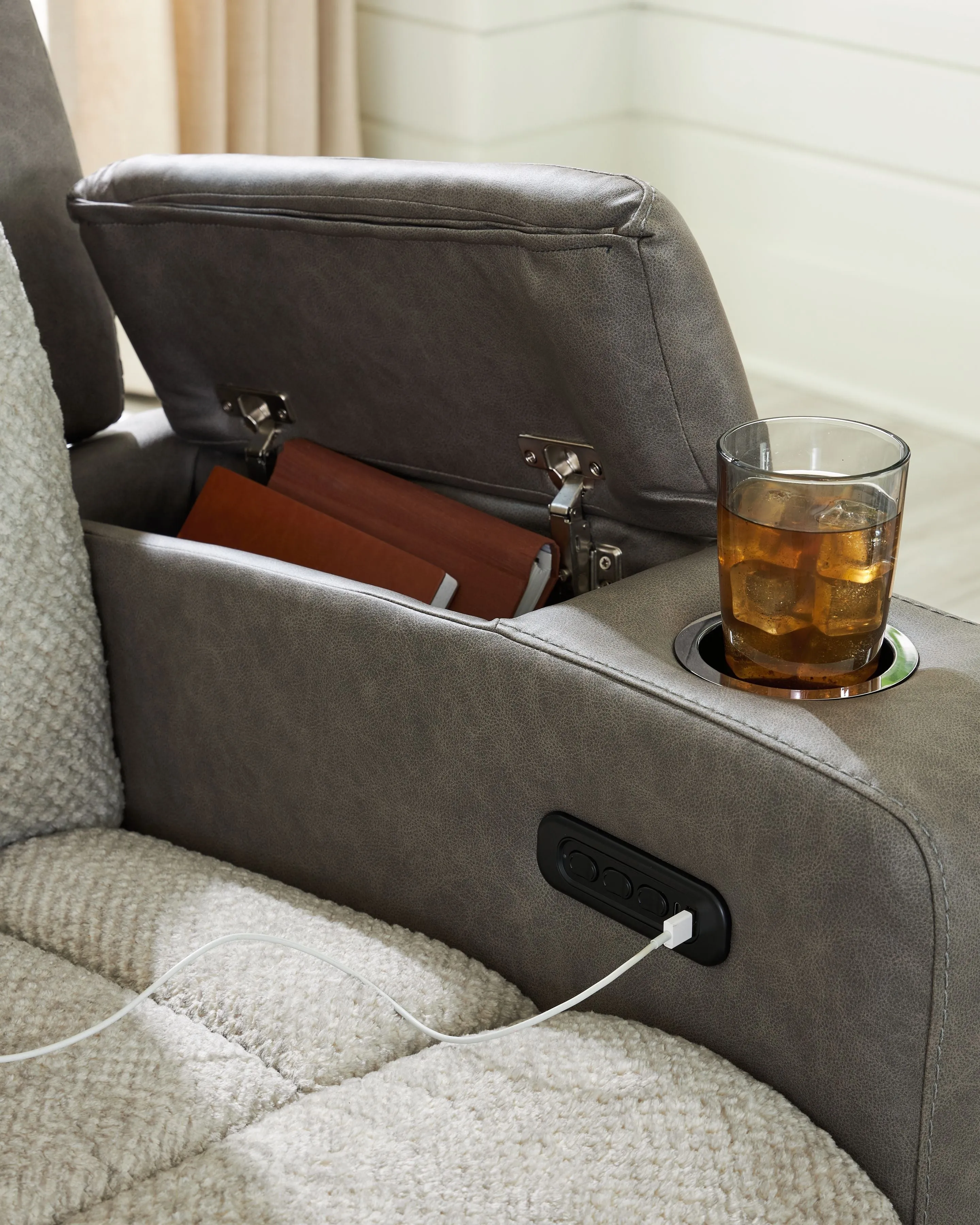 WhipLash - Sisal - Power Recliner With Adj Headrest