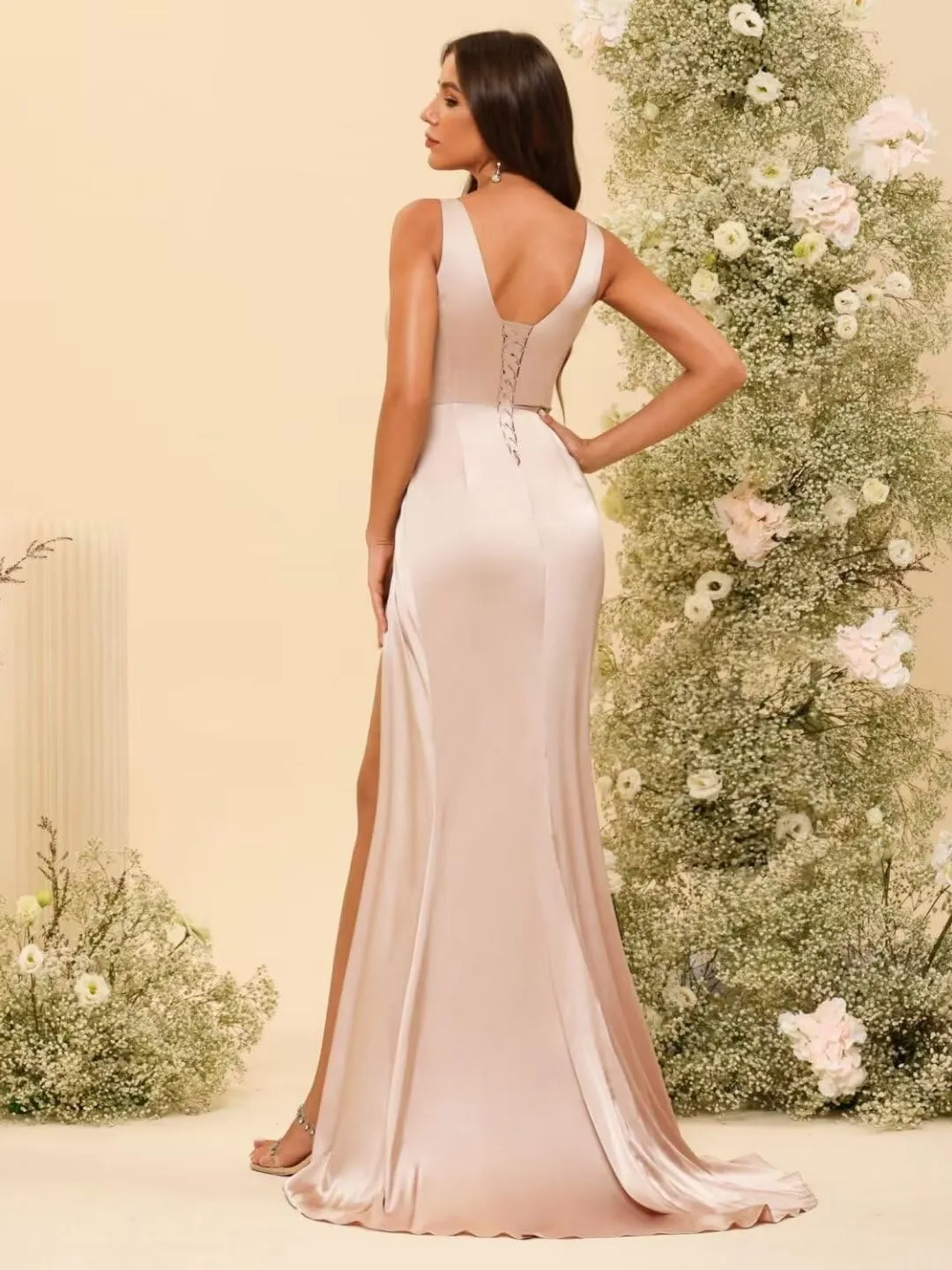 Women's V Neck Bridesmaid Dresses Sleeveless Satin Pleated Formal Dress with Slit 2025 LN11