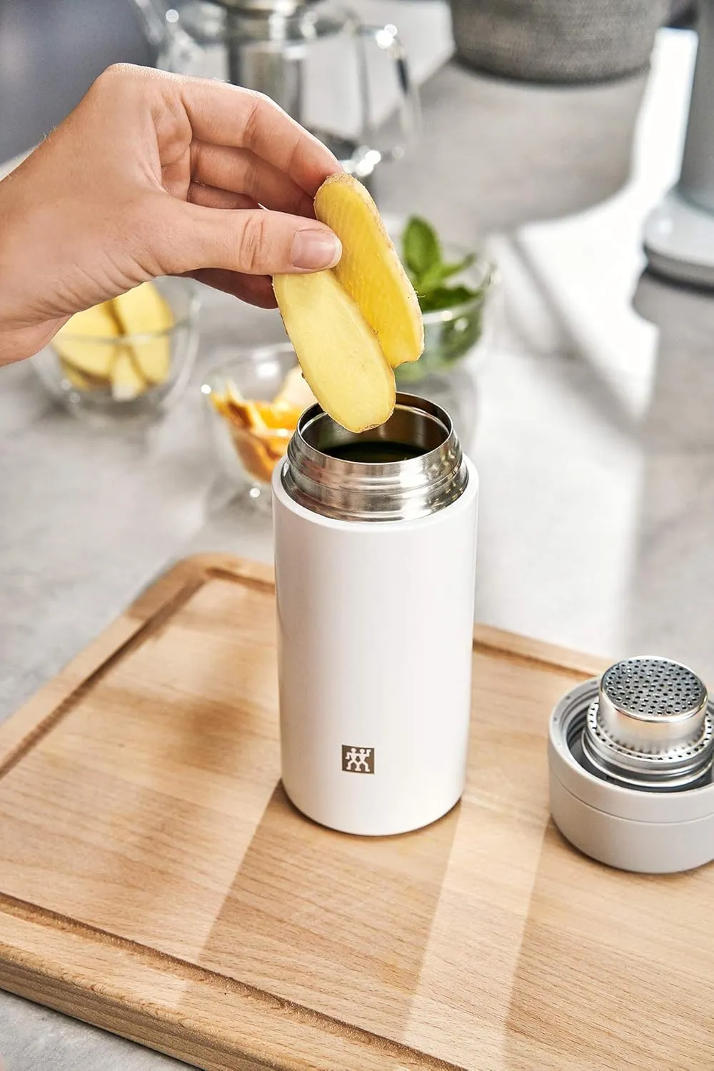 ZWILLING Thermo Tea & Fruit Infuser, 14.2 oz, Silver-White